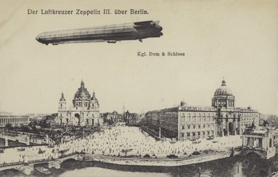 Zeppelin LZ III vliegt over Berlijn door Photographer German