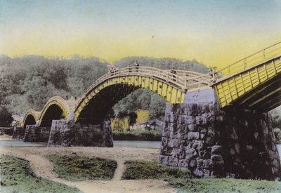 Japan, ca. 1912: Kintaikyo, "Brug van Damast Gordel," bekend in Japan, Suwo provincie door Photographer Japanese