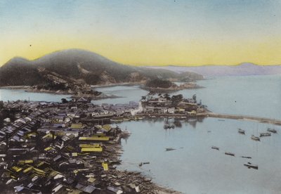 Japan, ca. 1912: Tomo in de Bingo-provincie in de binnenzee; Een kleine zeehaven beroemd om zijn schoonheid door Photographer Japanese