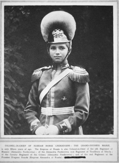 Grootvorstin Maria in het uniform van de Kolonel-in-Chief van de Russische Paardengrenadiers door Photographer Russian