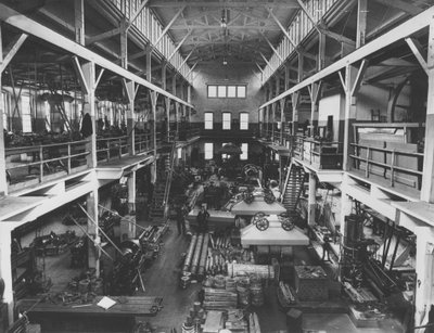 Interieur van de nieuwe machinewerkplaats in Hagley Yard, 1905 door Pierre A. Gentieu
