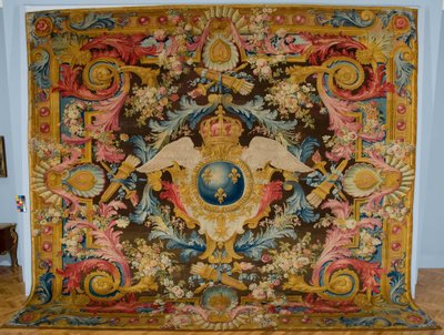 Louis XV Savonnerie Tapijt met Koninklijke Wapens, vervaardigd door Savonnerie Factory, Frankrijk, ca. 1740-1750 door Pierre Josse Perrot