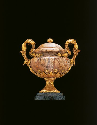 Een van een paar Louis XIV Egyptische vazen, 1770-75 door Pierre Langlois