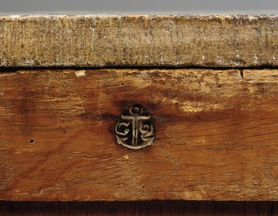 Detail van een Louis XV commode door Pierre Roussel