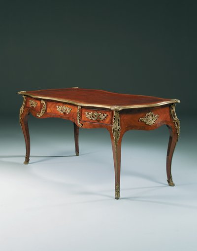Louis XV bureau plat door Pierre Roussel