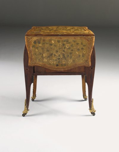 Louis XV commode door Pierre Roussel