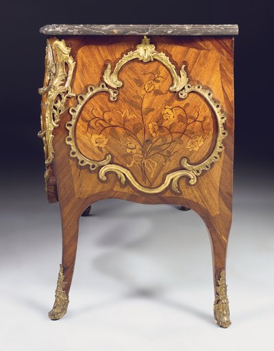 Louis XV commode, verkocht door Adrien Delorme door Pierre Roussel