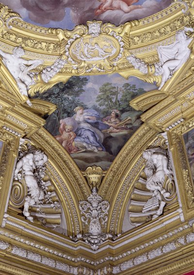 De Sala di Apollo detail van pendentief met de muzen Urania en Euterpe (detail) door Pietro da Cortona