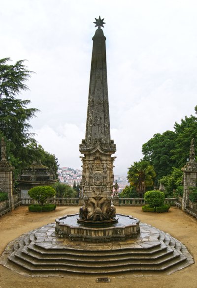 Santuário de Nossa Senhora dos Remédios obelisk, Lamego, Portugal. 1738 door Portuguese School