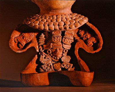 Beeld met afneembare voorkant, Teotihuacan cultuur (detail) door Pre Columbian Pre Columbian