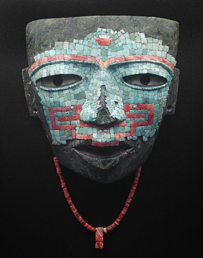 Begrafenismasker bedekt met turkoois en rode schelpenmozaïek door Pre Columbian Pre Columbian