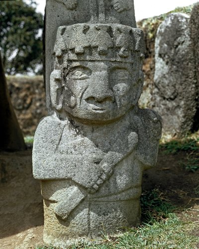 Megalithische beeldhouwwerk van een krijger door Pre Columbian Pre Columbian