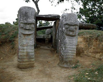 Megalithisch beeldhouwwerk van zoomorfe kariatiden door Pre Columbian Pre Columbian