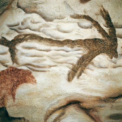 Hertenrotschildering, Grot van Lascaux, Dordogne, Frankrijk, Boven-Paleolithicum (Magdalénien) ca. 13000 jaar geleden door Prehistoric Prehistoric
