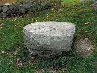 Beschaving van de Camunni, Prehistorie: offeraltaar. Periode tussen het Neolithicum en de Bronstijd. Capo di Ponte, Nationaal park van de rotstekeningen van Naquane, Valcamonica, Italië door Prehistoric Prehistoric