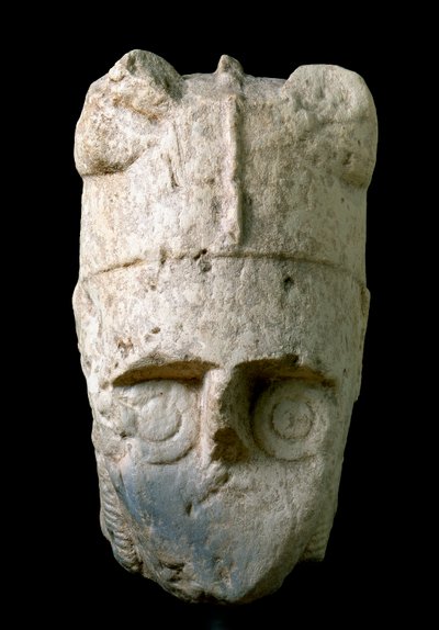 Hoofd van een boogschutter met een gehoornde helm (miles cornutus), uit Monte Prama (Cabras), bewaard in het Nationaal Archeologisch Museum van Cagliari door Prehistoric Prehistoric