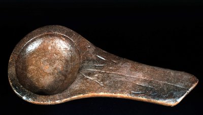 Lamp van de Magdalénien uit Lascaux - Musée des Antiquités de Saint-Germain-en-Laye door Prehistoric Prehistoric