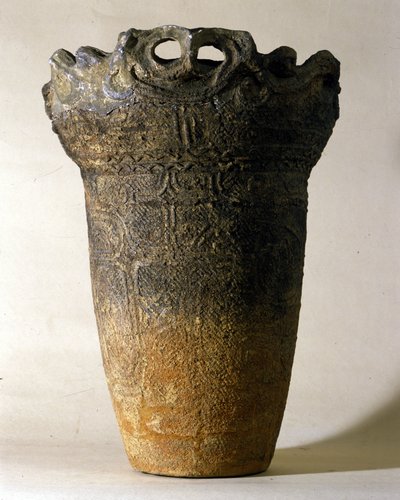 Grote terracotta vaas uit de Jomon-periode (prehistorische periode in Japan). Rome, Nationaal Museum voor Oosterse Kunst. door Prehistoric Prehistoric