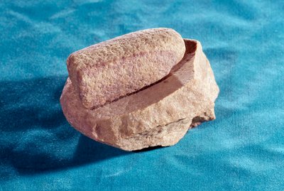 Prehistorie: maalsteen voor het malen van zout door Prehistoric Prehistoric