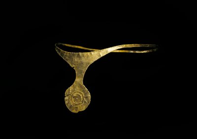 Prehistorische kunst, Bronstijd. Cultuur van El Argar. Diadeem van Caravaca of Cehegin in goud door Prehistoric Prehistoric