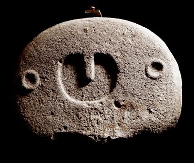Prehistorische kunst: IJzertijd sculptuur van de site van Lunigiana bij La Spezia, Italië. 1100-800 v.Chr. La Spezia, Museo Comunale della Civilta Lunigiana door Prehistoric Prehistoric