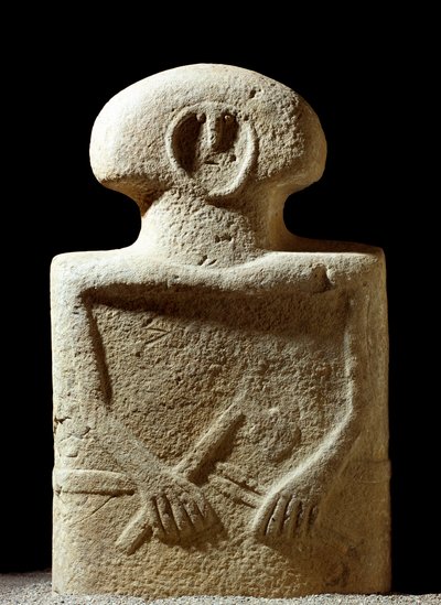 Prehistorische kunst: standbeeld van een menselijke figuur gebeeldhouwd tijdens de IJzertijd van de site van Lunigiana bij La Spezia, Italië. 1100-800 v.Chr. La Spezia, Museo Comunale della Civilta Lunigiana door Prehistoric Prehistoric