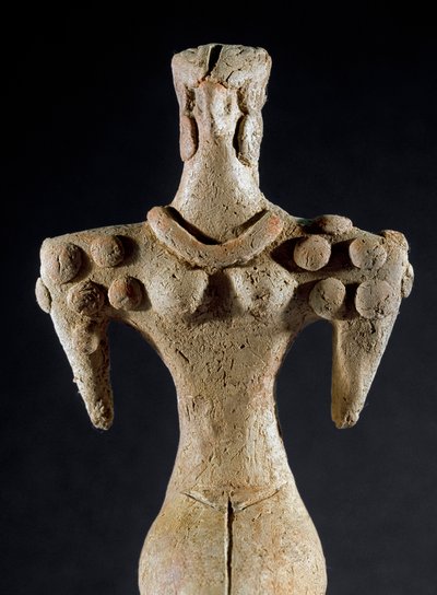 Prehistorie: kleistatuette van een vrouw met vierkante schouders uit centraal Turkmenistan (Kara-Depe regio). 4000-3700 v.Chr. Eneolithicum, Kopertijd door Prehistoric Prehistoric