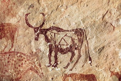 Rotsschildering: voorstelling van een hert. Grot van Tadrart Acacus, Libië door Prehistoric Prehistoric