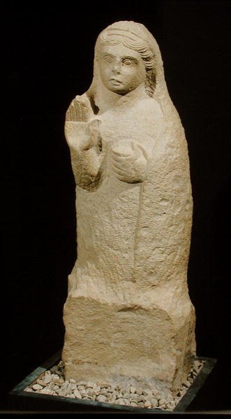 Grafstèle in de vorm van een beeldje, 4e-3e eeuw v.Chr. (kalksteen) door Punic Punic