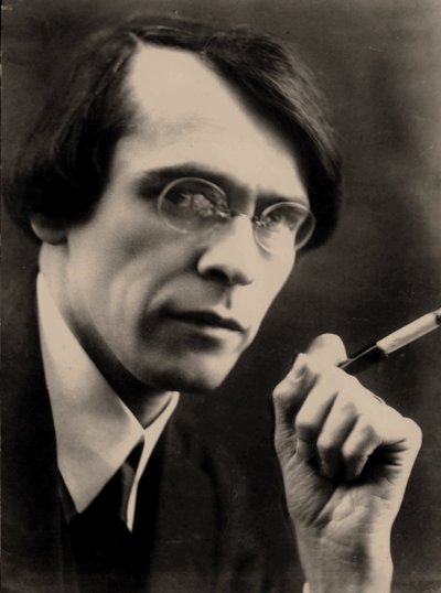 Portret van de dichter Vladislav Chodasevitsj door Pyotr Ivanovich Shumov