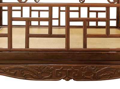 Detail van een Huanghuali zes-poster hemelbed, Jiazichuang Qing Dynastie door Qing Dynasty Chinese School