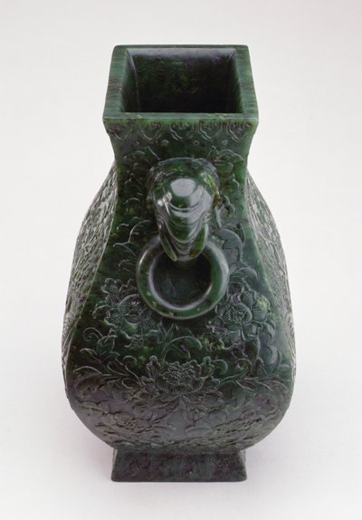 Keizerlijke Vaas van Brons Fang Hu Vorm, Qianlong Periode (1736-96) (jade) door Qing Dynasty Chinese School