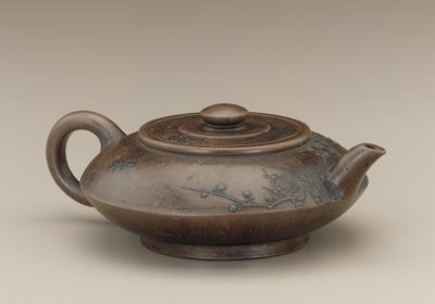Theepot met valse markering van Gong Chun, Yixing, Jiangsu provincie door Qing Dynasty Chinese School