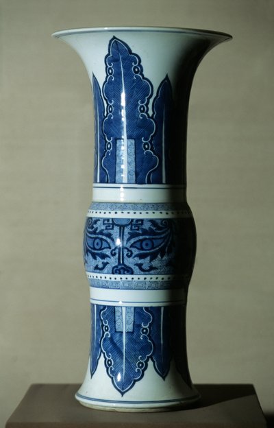 Blauw-witte porseleinen vaas door Qing Dynasty   Kangxi Period Chinese School