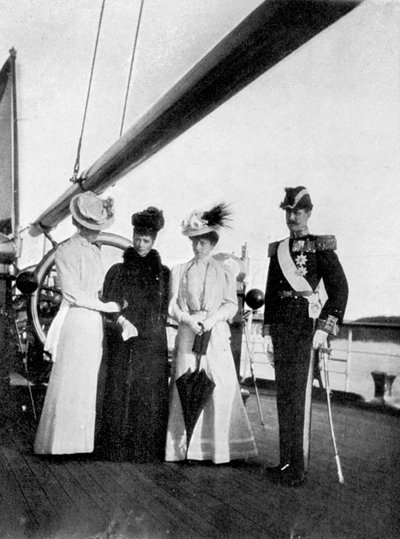 Keizerin Maria Feodorovna, Prinses Victoria, Koningin Maud en Koning Haakon VII van Noorwegen, 1908 door Queen Alexandra
