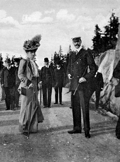 Koning Haakon VII van Noorwegen 1872-1957 met zijn vrouw Koningin Maud 1869-1938, 1908 door Queen Alexandra