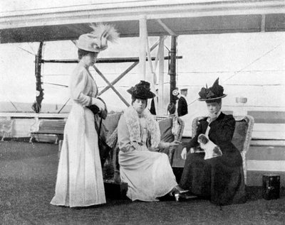 Aan boord van het koninklijk jacht Victoria en Albert III, 1908 door Queen Alexandra