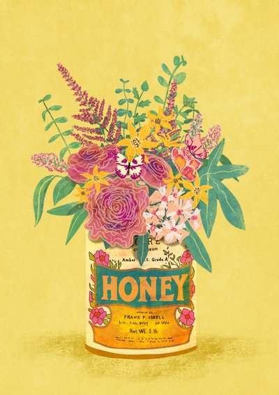 Bloemen in een vintage honingpot door Raissa Oltmanns