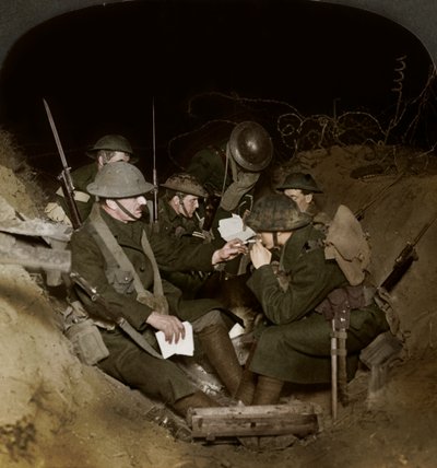 Een avond in de reserveloopgraven bij Beaumont Hamel, Frankrijk, Eerste Wereldoorlog, 1914-1918 door Realistic Travels Publishers
