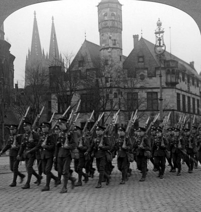 Britse troepen marcheren in Keulen, Duitsland, 1918-1926 door Realistic Travels Publishers
