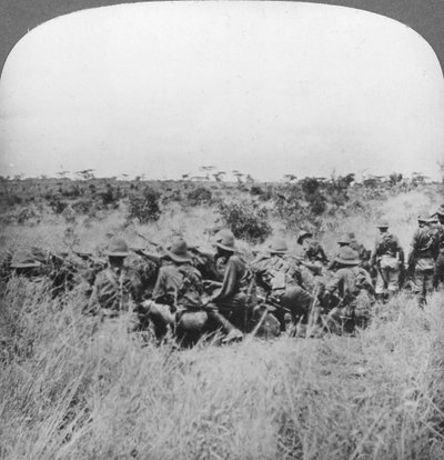 In contact met de kolom van Von Vorbeck, Oost-Afrika, Eerste Wereldoorlog, ca. 1914-1918 door Realistic Travels Publishers