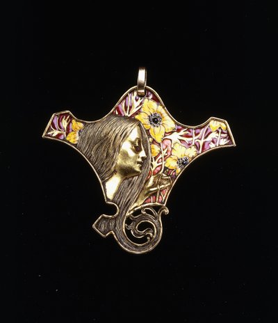 Een hanger met een jonge maagd door Rene Jules Lalique