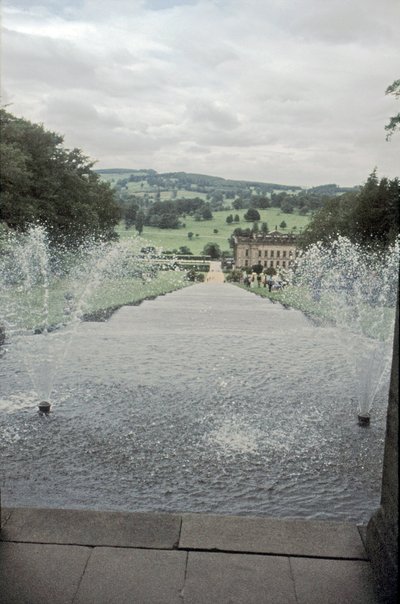 Chatsworth House vanaf de top van de Cascade, Derbyshire, c1980s door Richard Williams