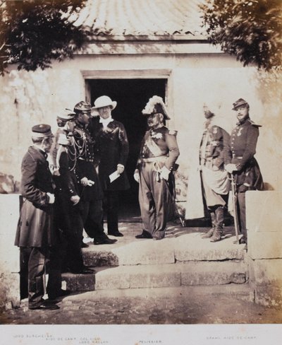 Groep bij het hoofdkwartier, uit een album van 52 foto