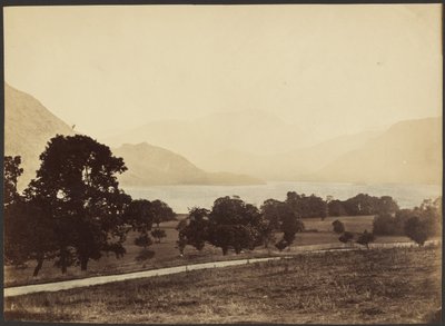 [Landschap met meer] door Roger Fenton