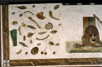 “Asarotos” (Ongeveegde vloer) Fragmenten van mozaïek gesigneerd door Harakliton uit Rome, 2e eeuw na Christus, Rome door Roman