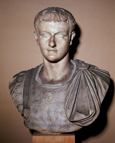 Buste van Caligula (marmeren beeldhouwwerk) door Roman