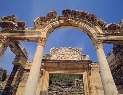 Gevel van de Tempel van Hadrianus door Roman