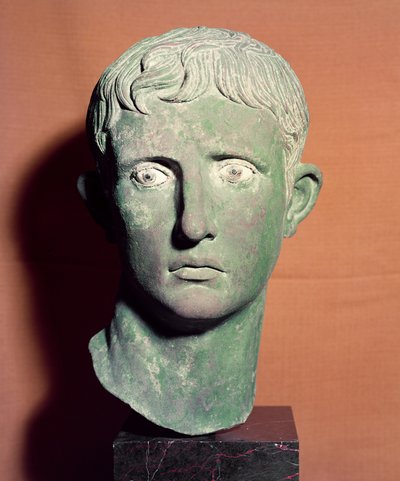 Hoofd van een Volledig Standbeeld van Keizer Augustus (63 v.Chr.-14 n.Chr.) gevonden nabij een Tempel van Overwinning in Meroë in Soedan, c.30-25 v.Chr. door Roman