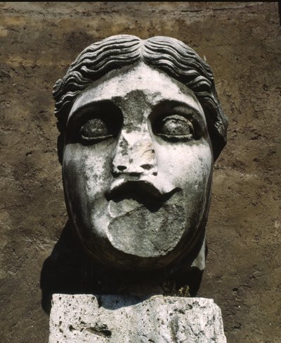Hoofd van een standbeeld, Ostia Antica, Italië door Roman
